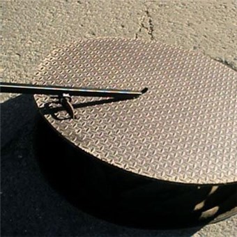 Manhole Cover Lifter